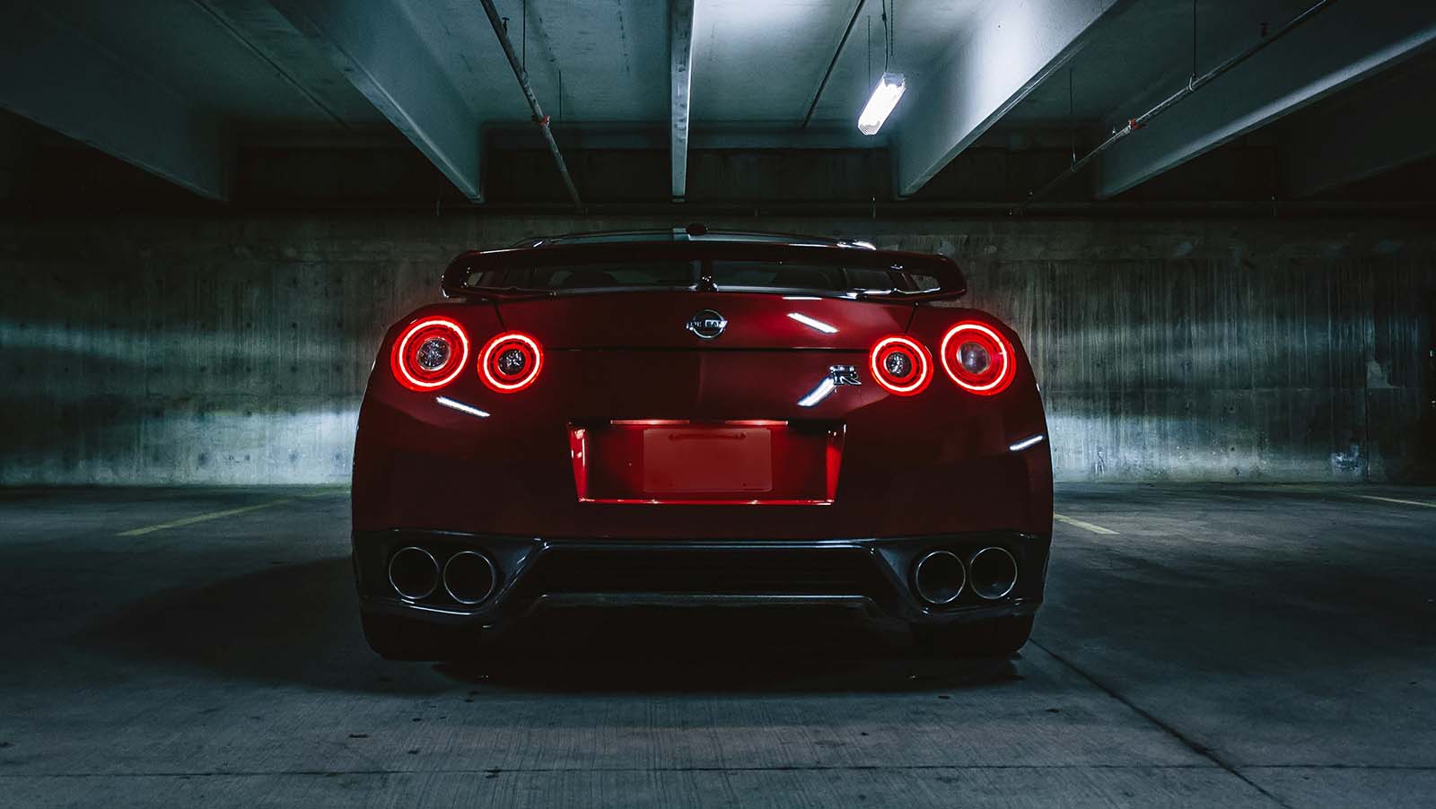 Guida una supercar col tuo Legendary Pass